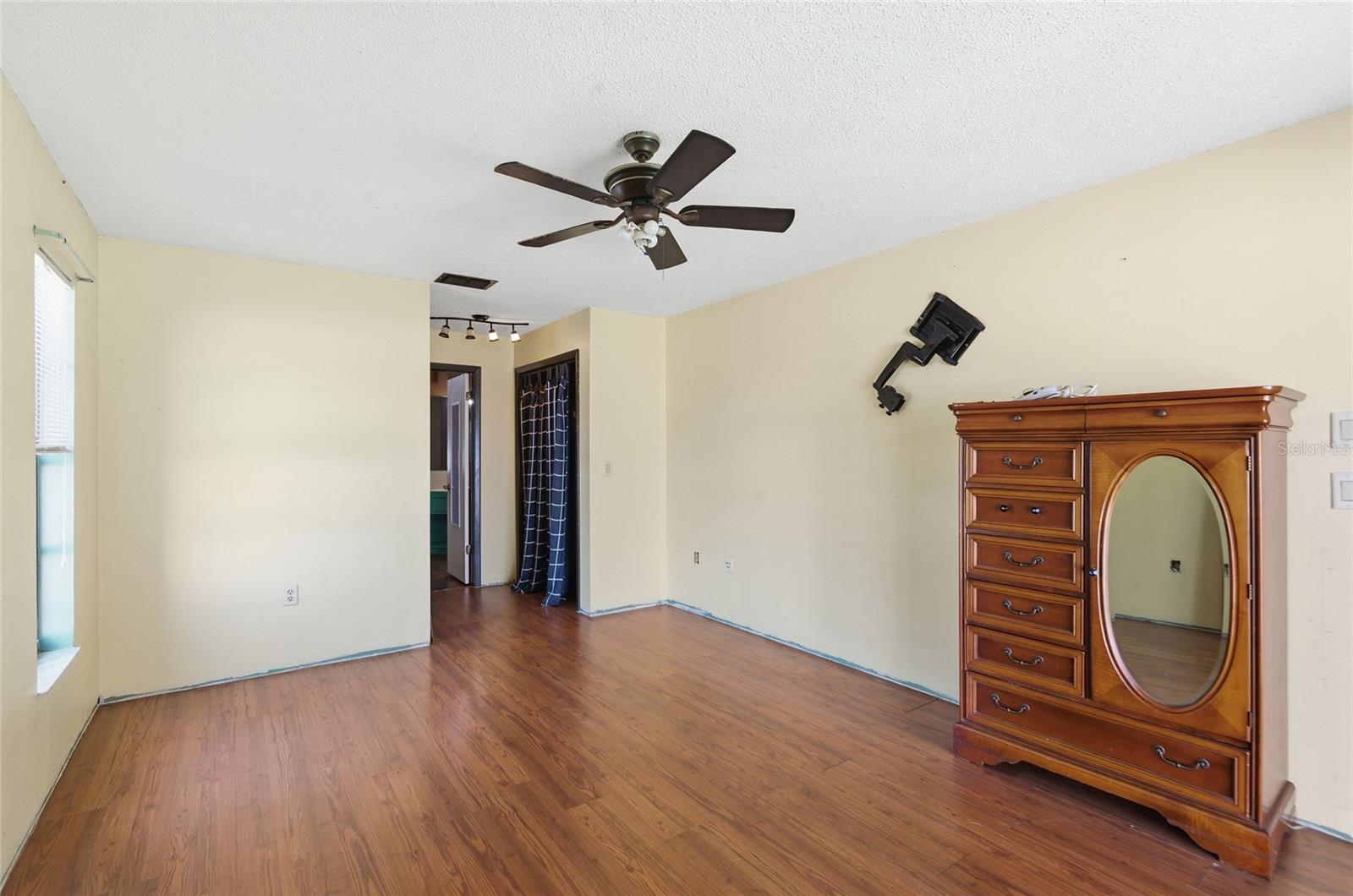 BERKELEY MANOR - Residential