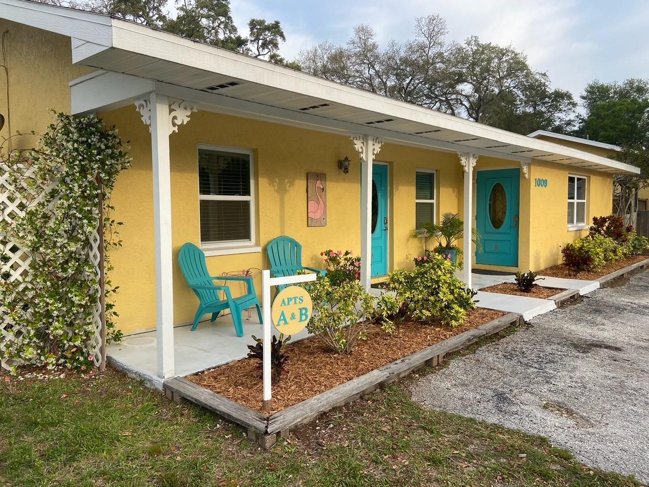 This remodeled 2 bedroom 1 bath end unit villa has a fenced yard, updated kitchen, ample parking, tile floors throughout and washer & Dryer, just a few blocks from the highly sought after downtown safety Harbor where you will find the Historic Safety Harbor Spa, a marina, pier, Bayside Parks, Linear Bayshore trail to enjoy the Waterview's of the Bay, along with plenty of great restaurants and bars along Main Street to quench your thirst and your appetite after a wonderful day of activities! Owner may consider pets on a case by case basis. NO SMOKING.