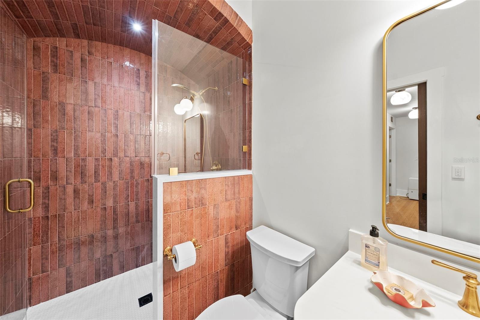 NEW SUBURB BEAUTIFUL - Residential