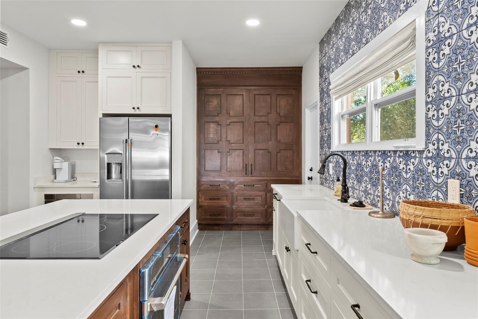 NEW SUBURB BEAUTIFUL - Residential