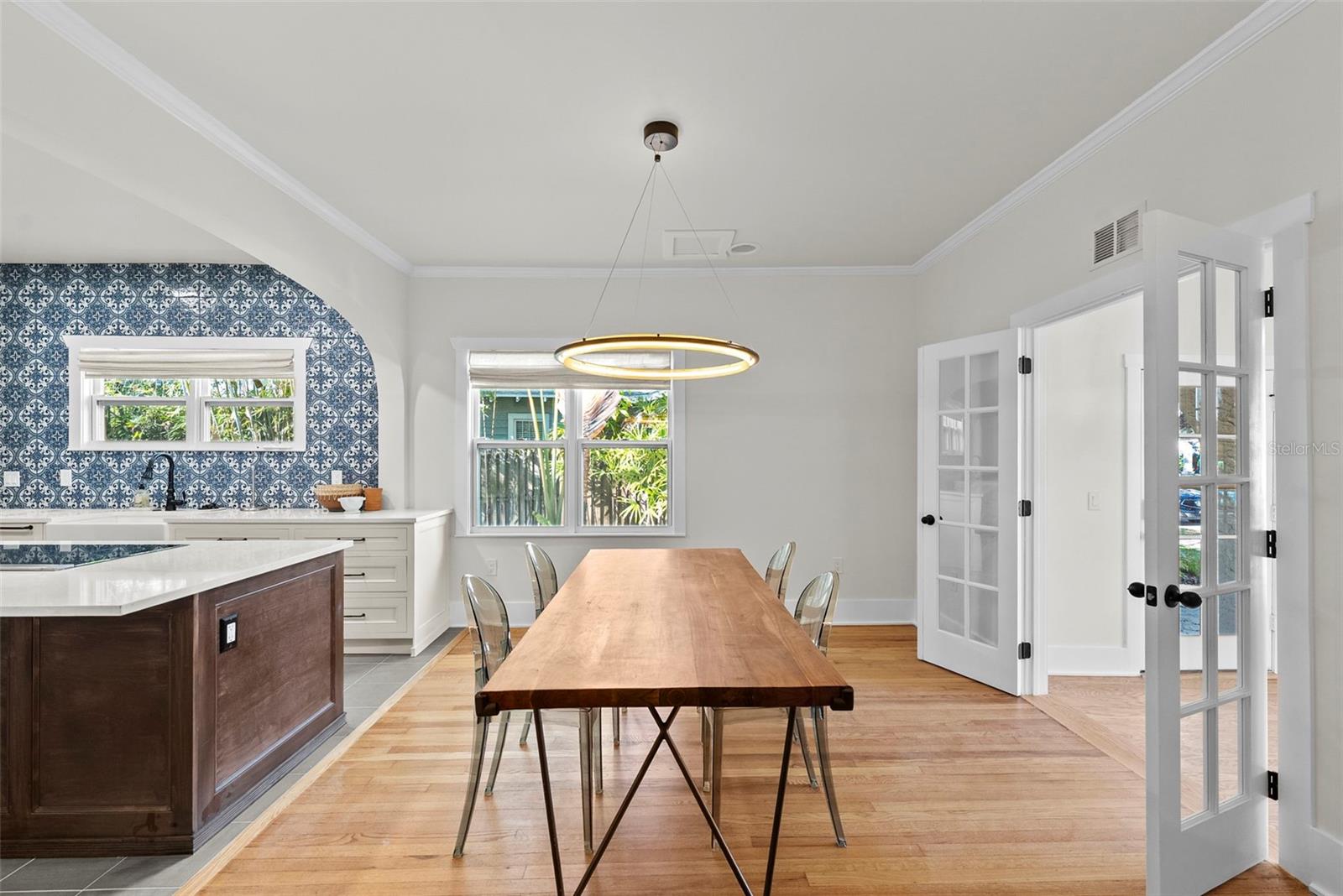 NEW SUBURB BEAUTIFUL - Residential