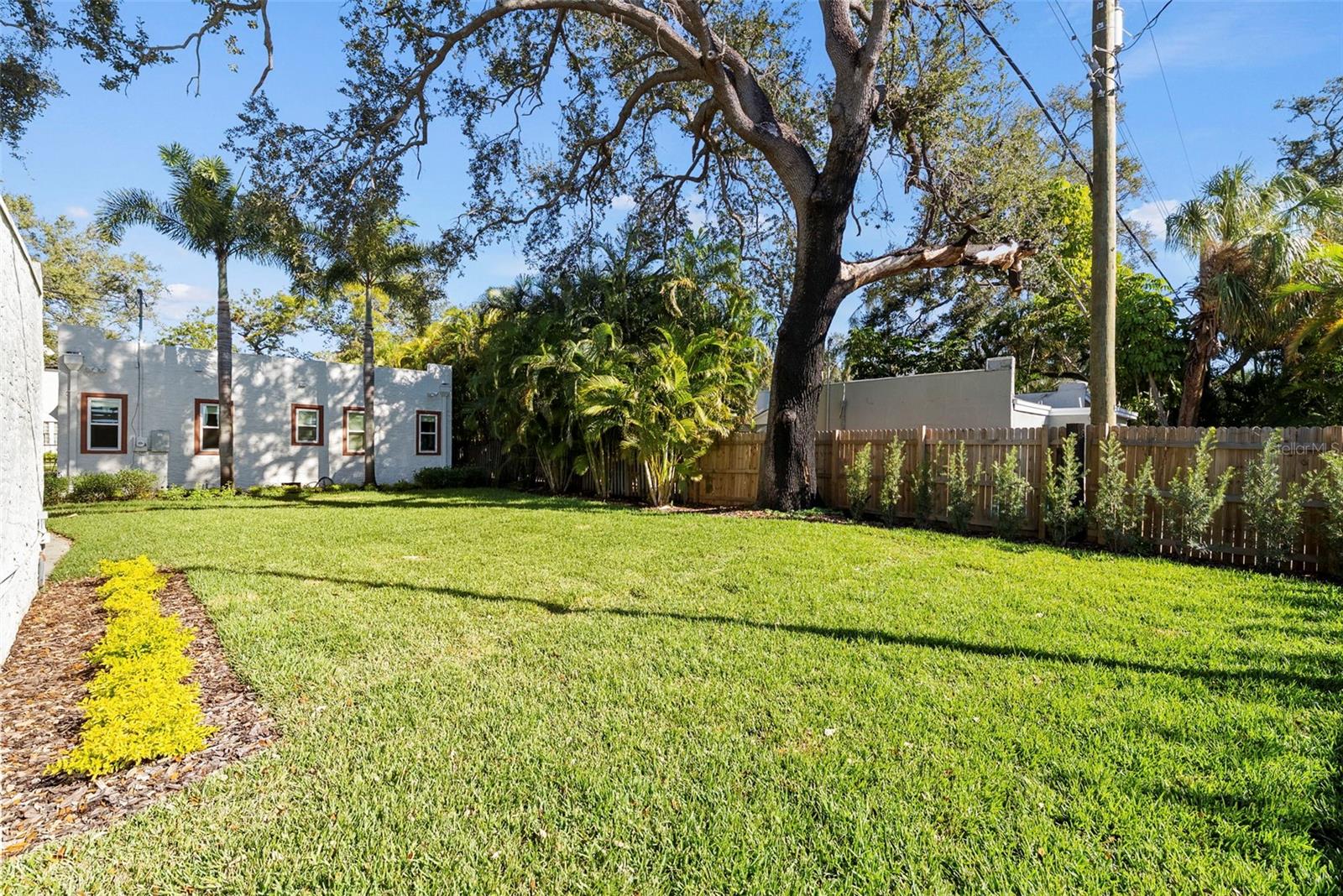 NEW SUBURB BEAUTIFUL - Residential