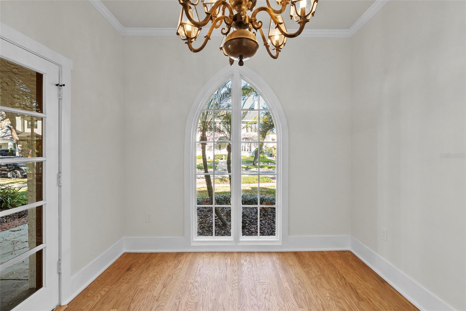 NEW SUBURB BEAUTIFUL - Residential