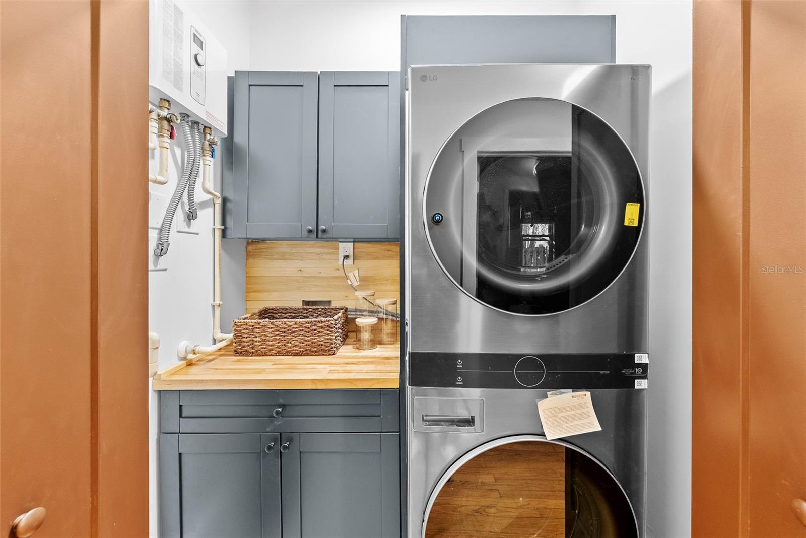 NEW SUBURB BEAUTIFUL - Residential