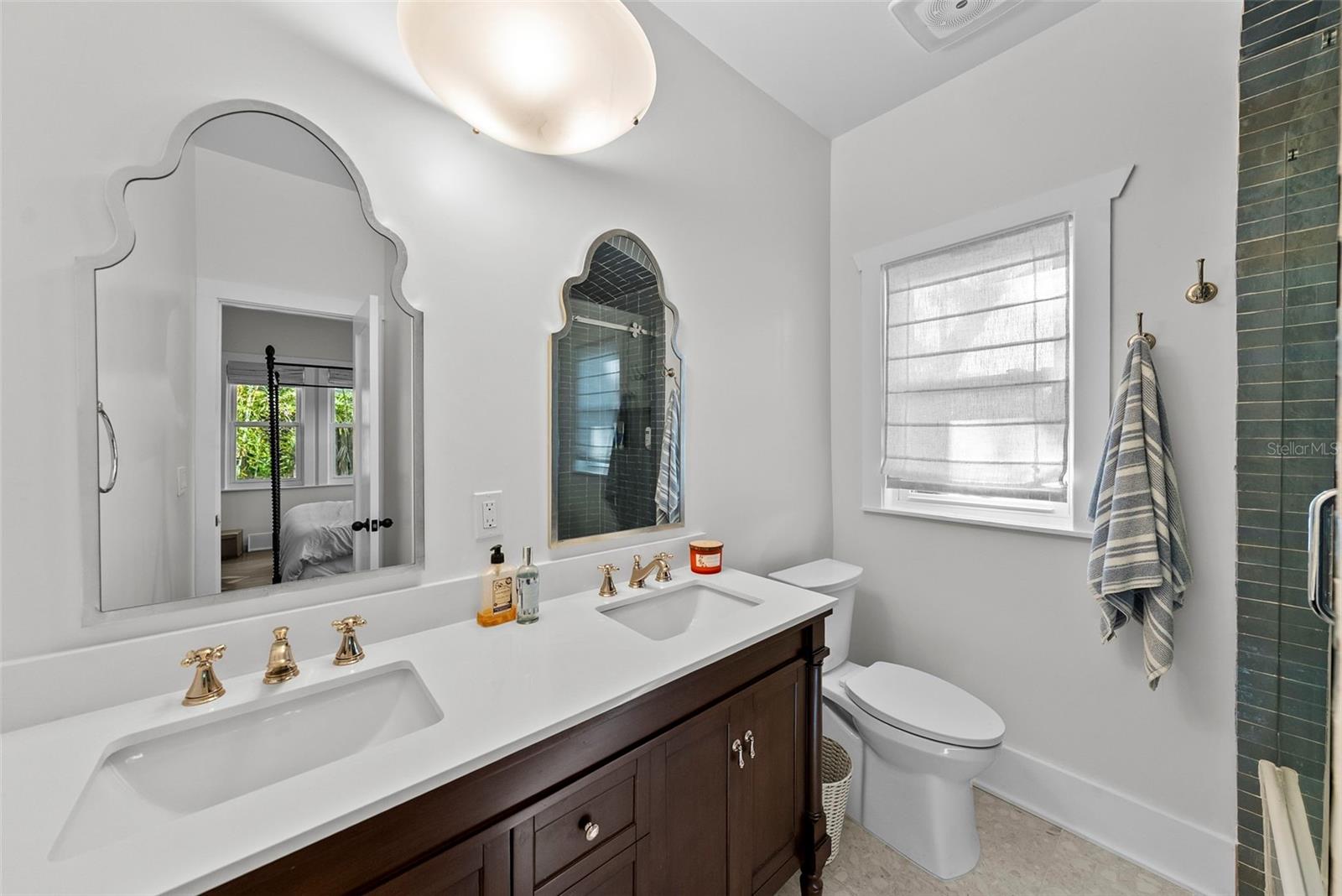 NEW SUBURB BEAUTIFUL - Residential