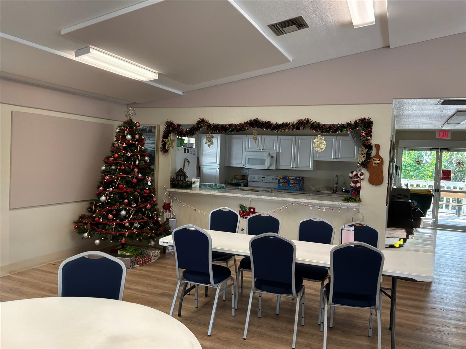 BUTTONWOOD VILLAGE - Residential