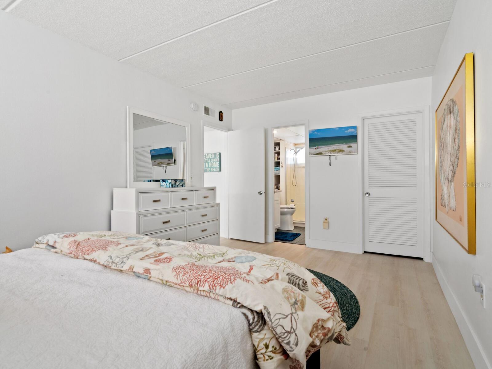 BEACH HARBOR CLUB - Residential