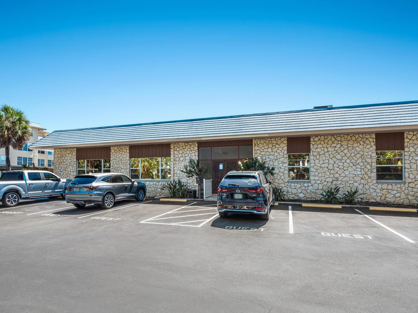 BEACH HARBOR CLUB - Residential