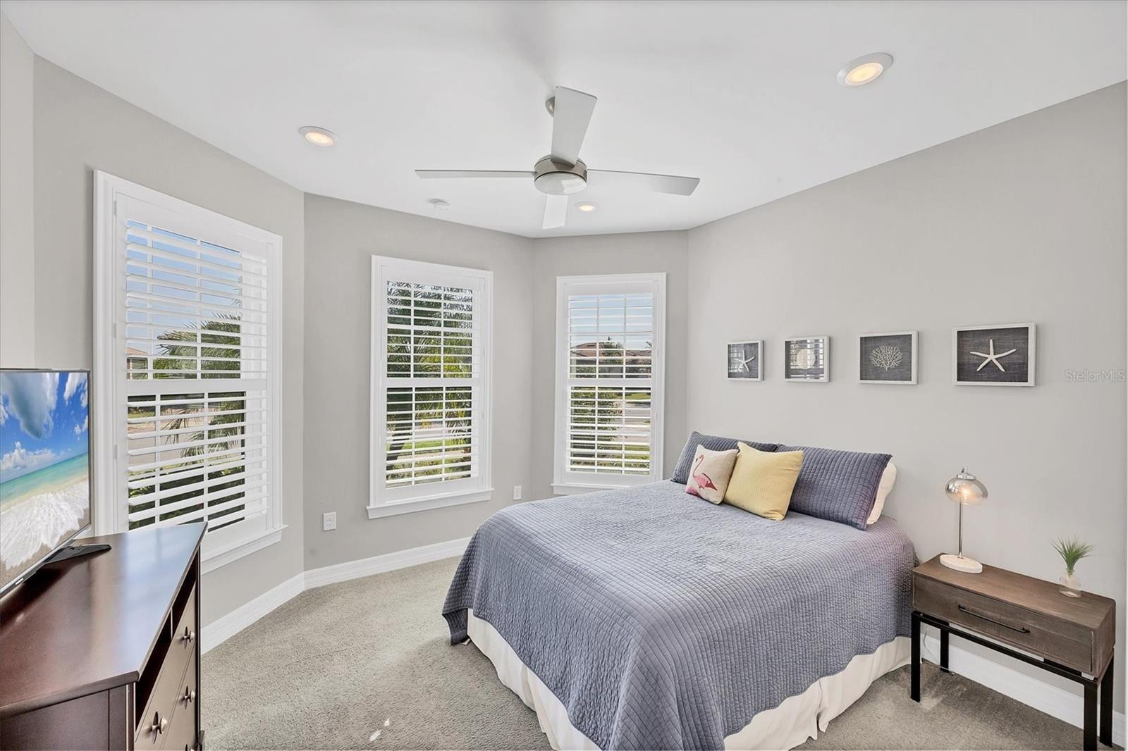 ISLANDWALK/THE WEST VLGS PH 7 - Residential