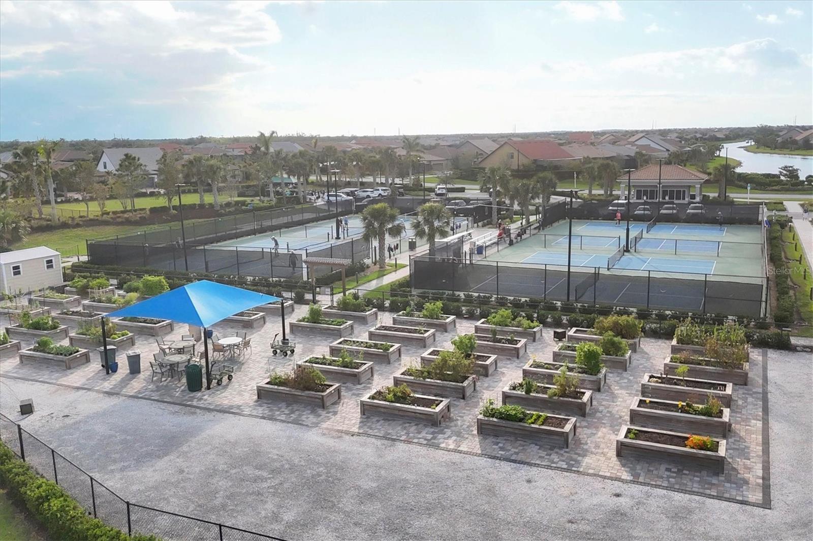 ISLANDWALK/THE WEST VLGS PH 7 - Residential