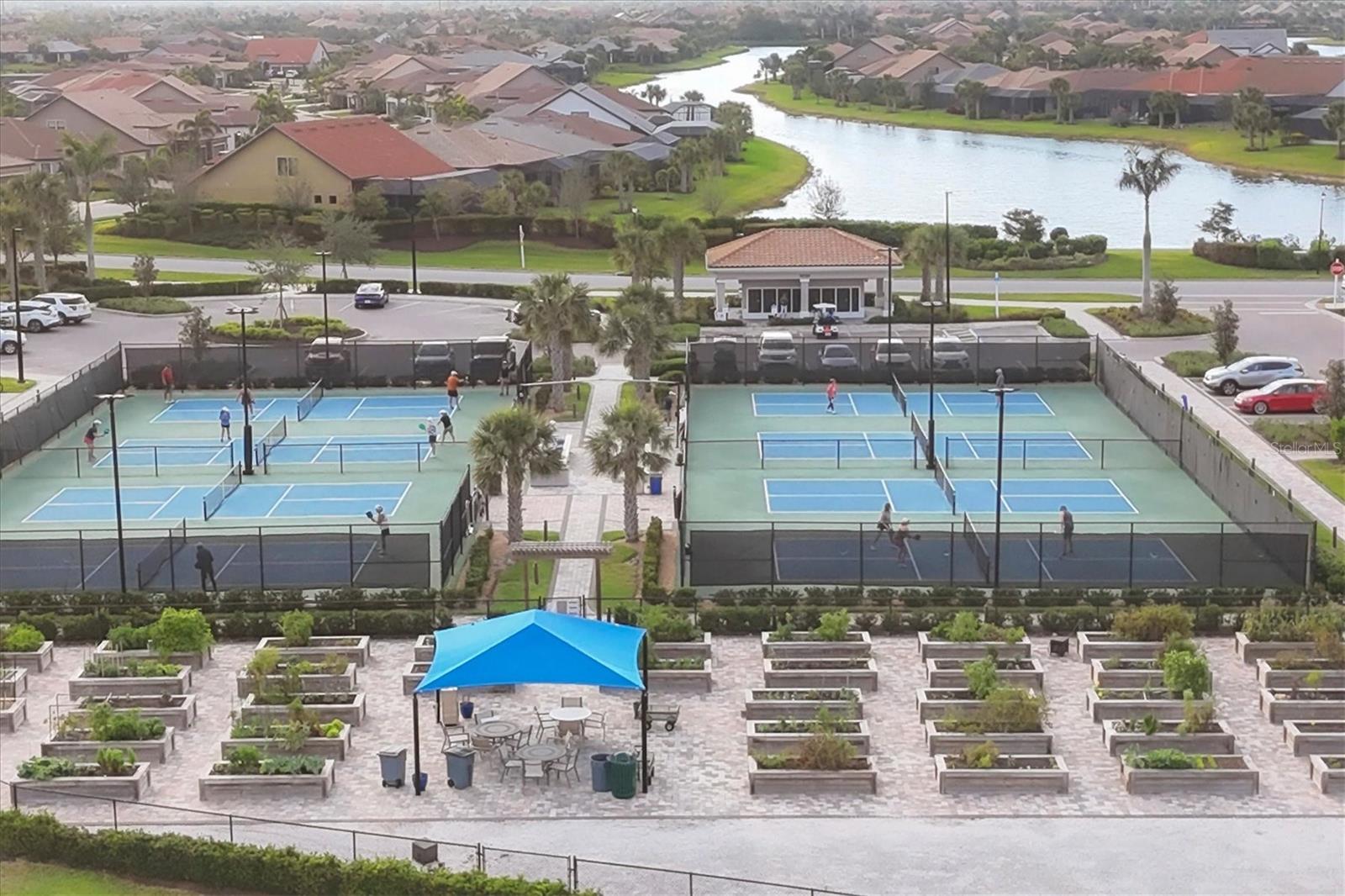 ISLANDWALK/THE WEST VLGS PH 7 - Residential