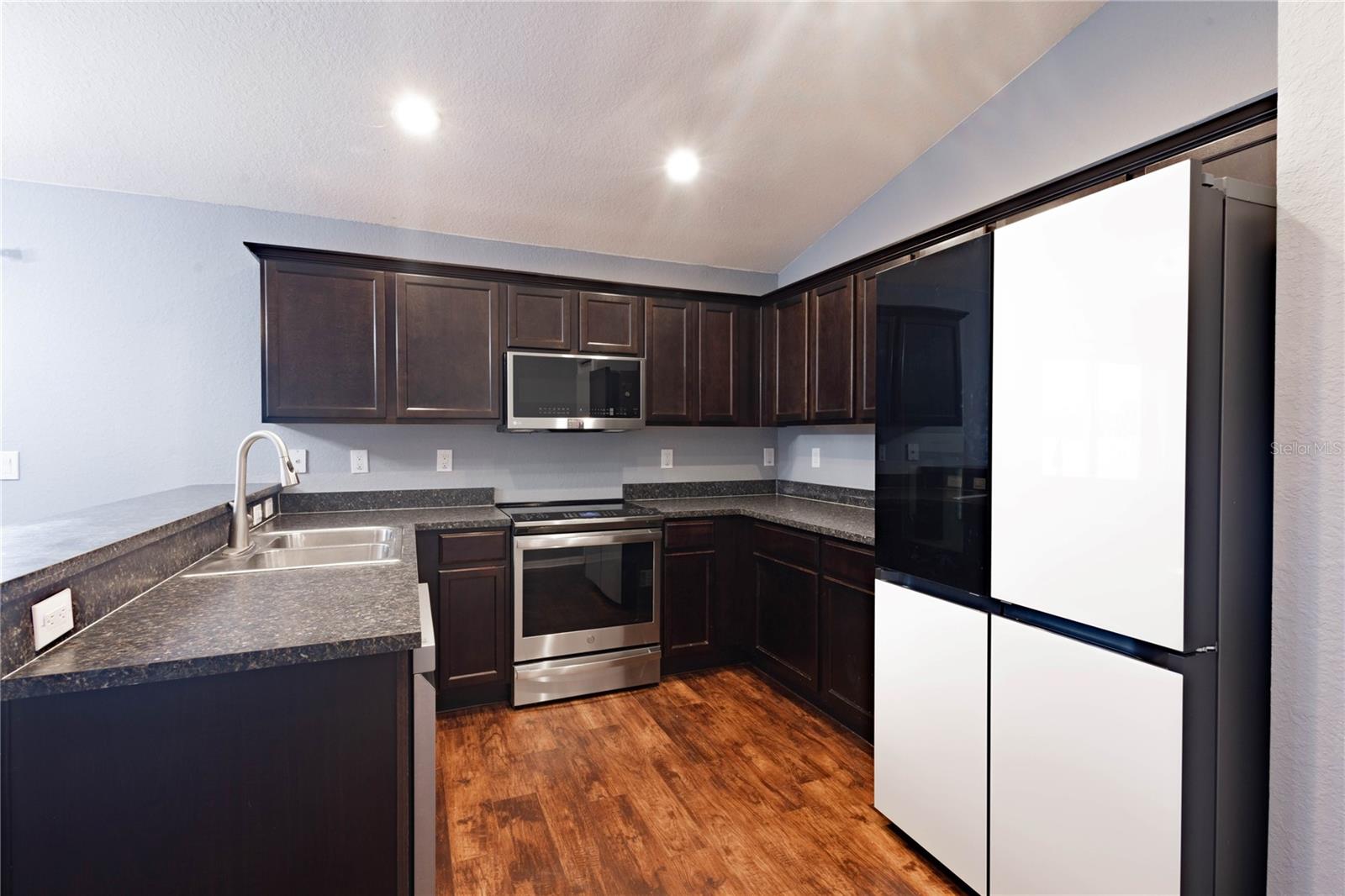 CHAPEL CRK A E U-X PH 01A - Residential