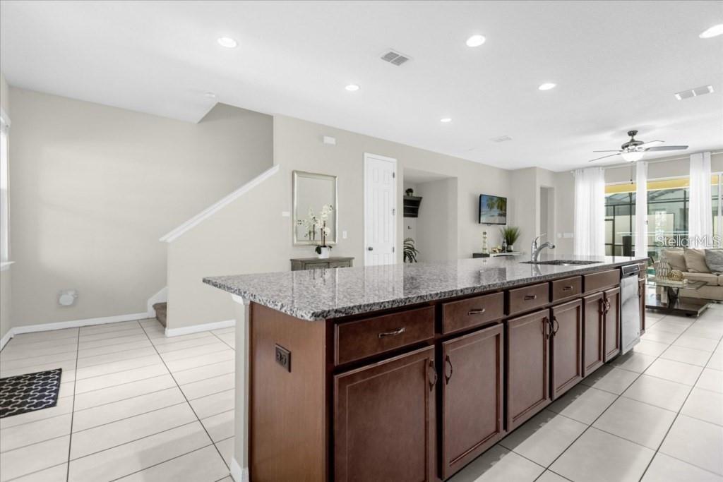 SOLARA RESORT - Residential Lease