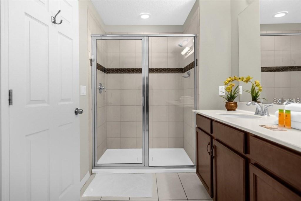 SOLARA RESORT - Residential Lease