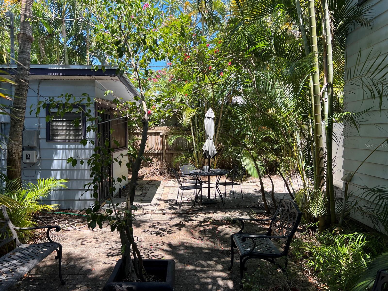 BARNARD, ERASTUS A.'S REV SUB - Residential Income