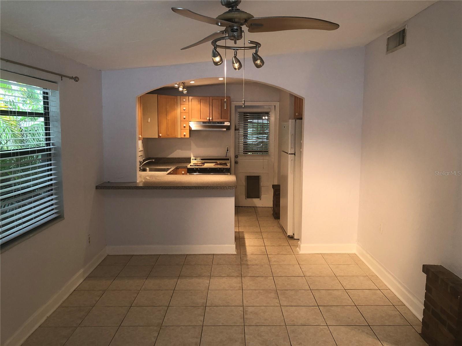 BARNARD, ERASTUS A.'S REV SUB - Residential Income