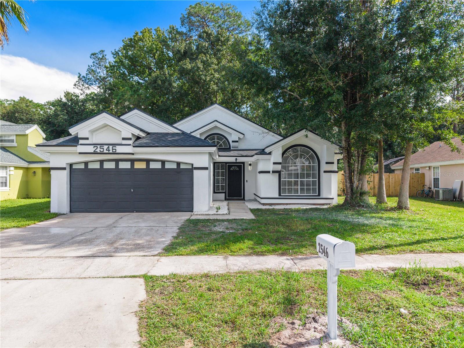 2546 DAVENPORT CIRCLE