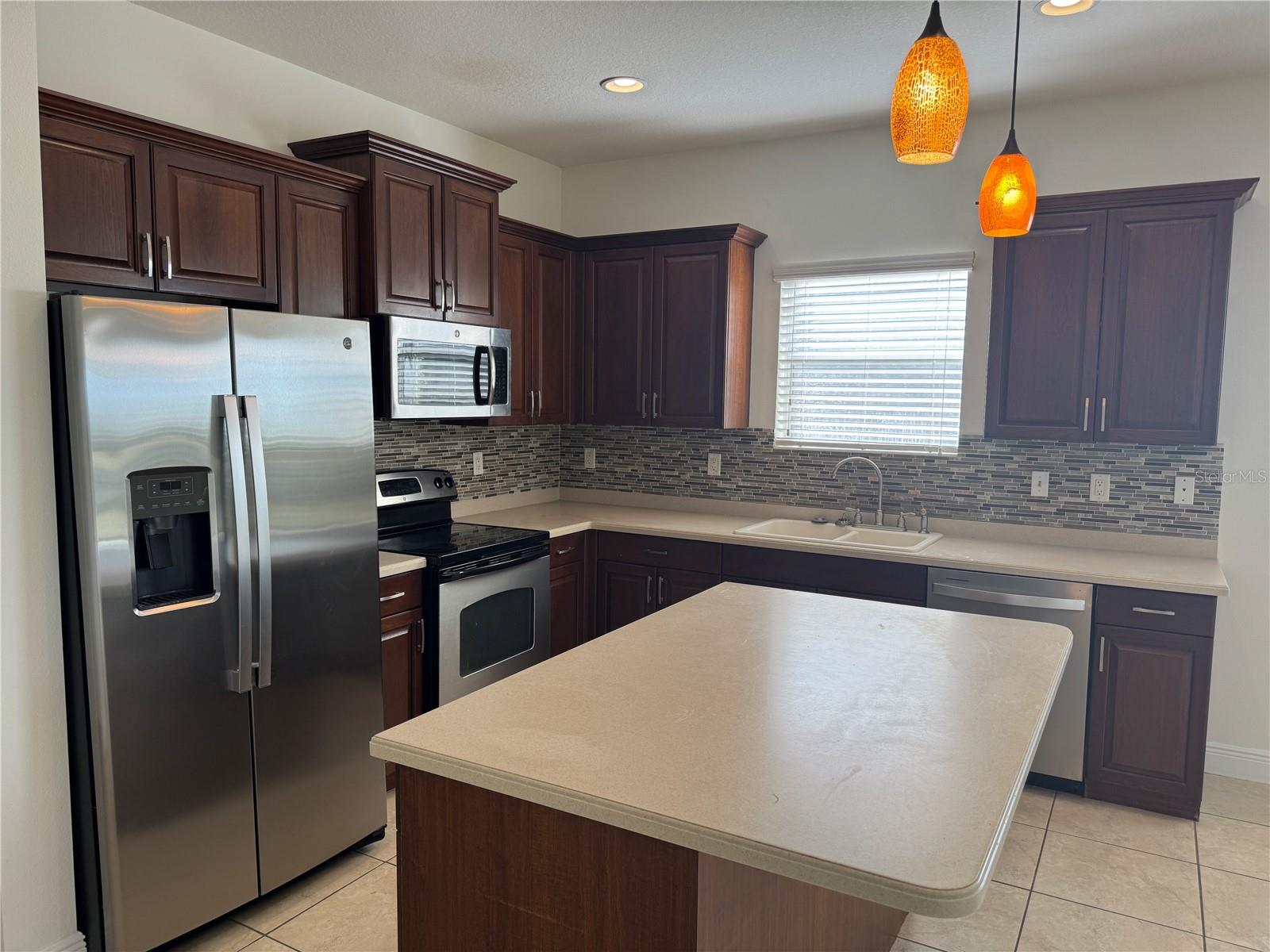 CENTRAL PARK PH B-1 - Residential Lease