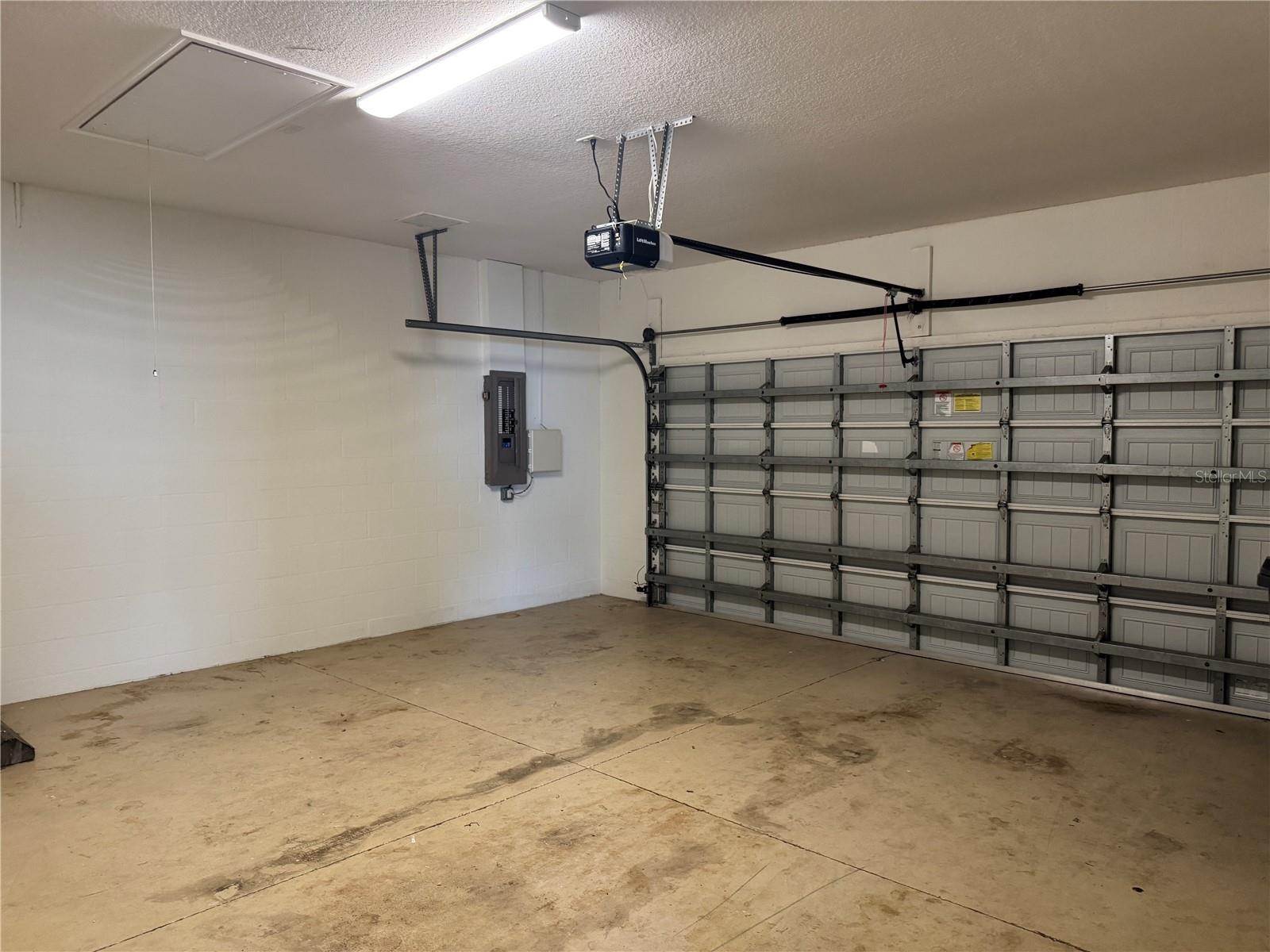 CENTRAL PARK PH B-1 - Residential Lease