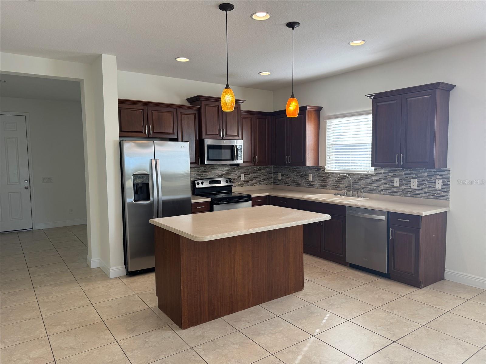 CENTRAL PARK PH B-1 - Residential Lease