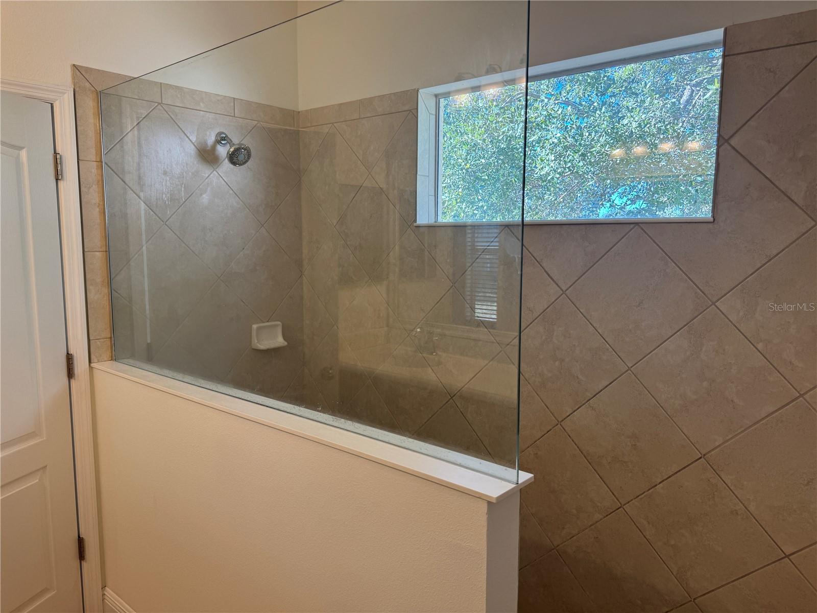 CENTRAL PARK PH B-1 - Residential Lease