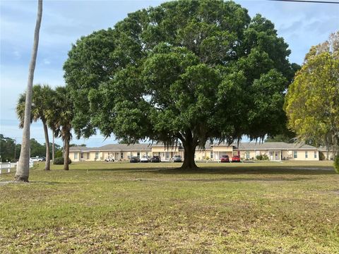 A home in LAKE WALES