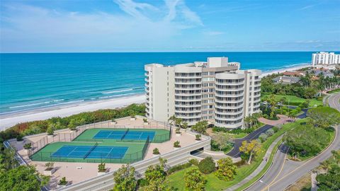 A home in LONGBOAT KEY