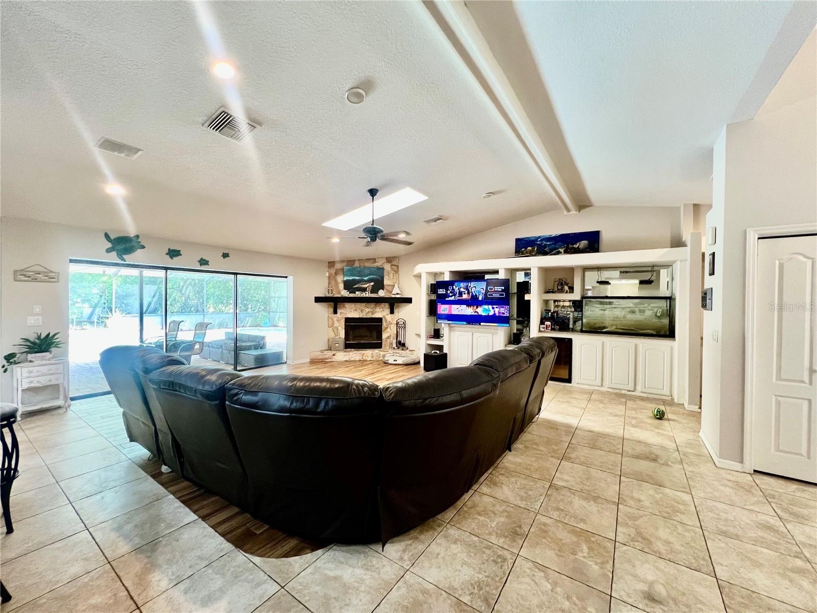 RIVER CROSSING - Residential