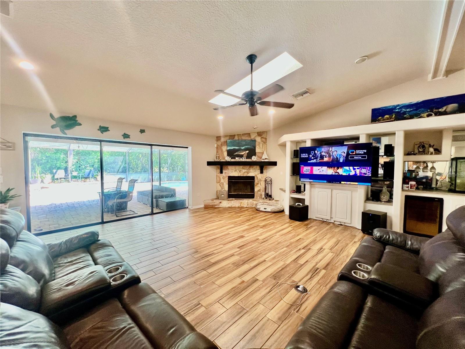 RIVER CROSSING - Residential