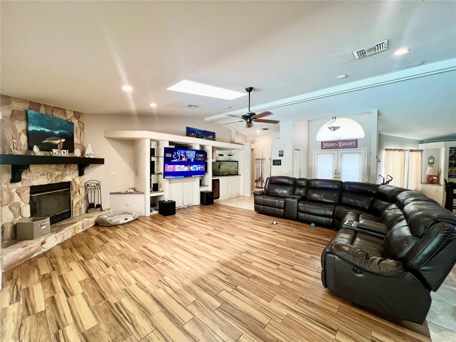 RIVER CROSSING - Residential