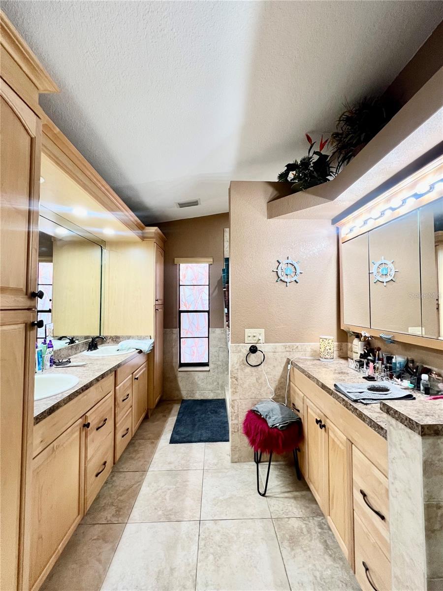 RIVER CROSSING - Residential