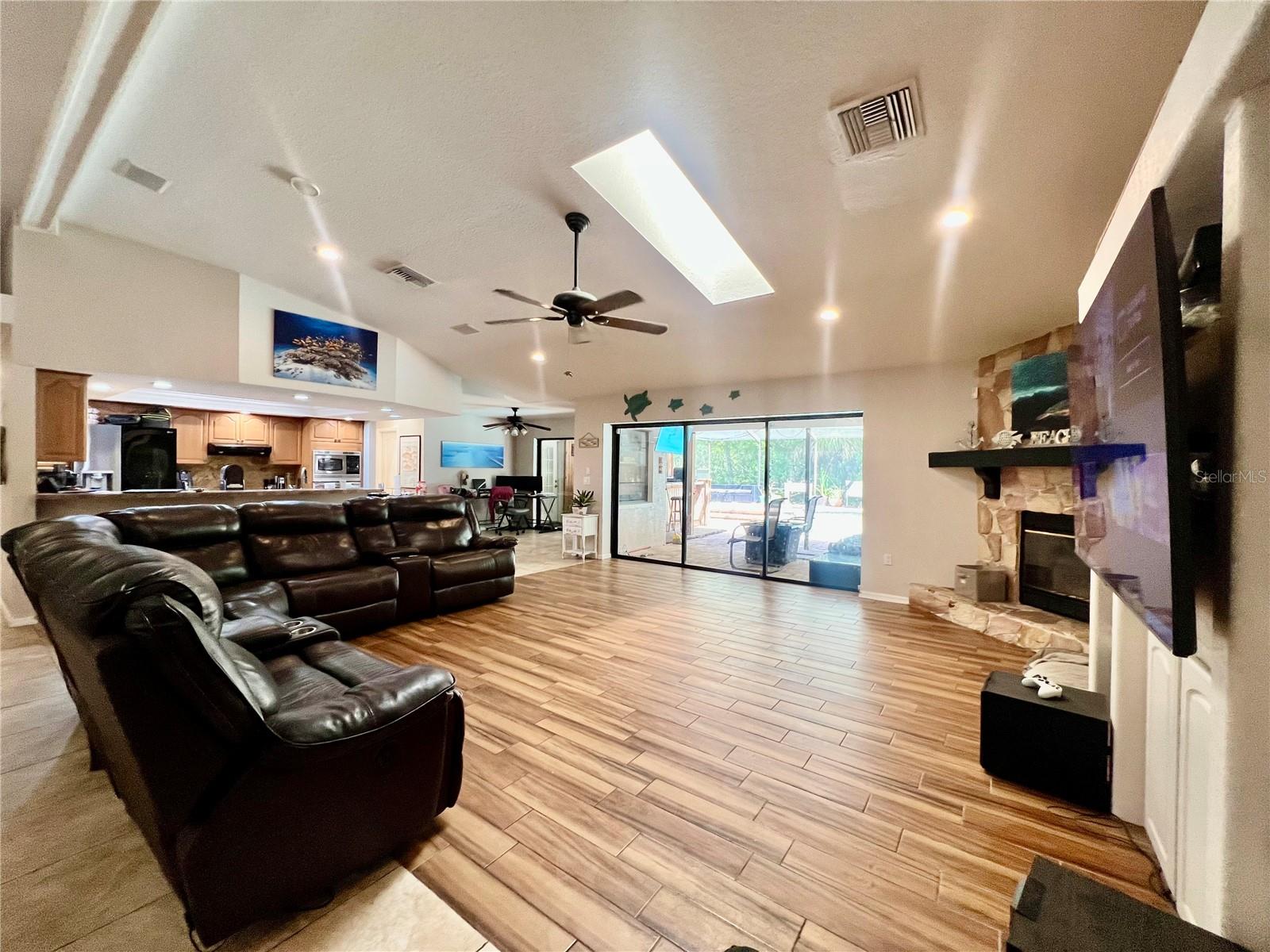 RIVER CROSSING - Residential