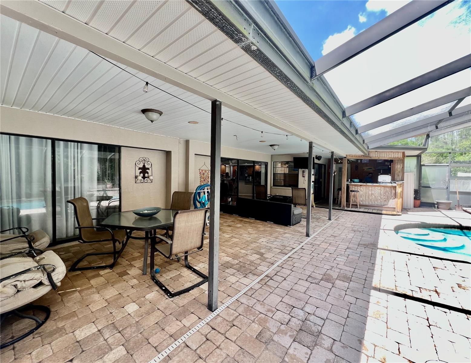 RIVER CROSSING - Residential