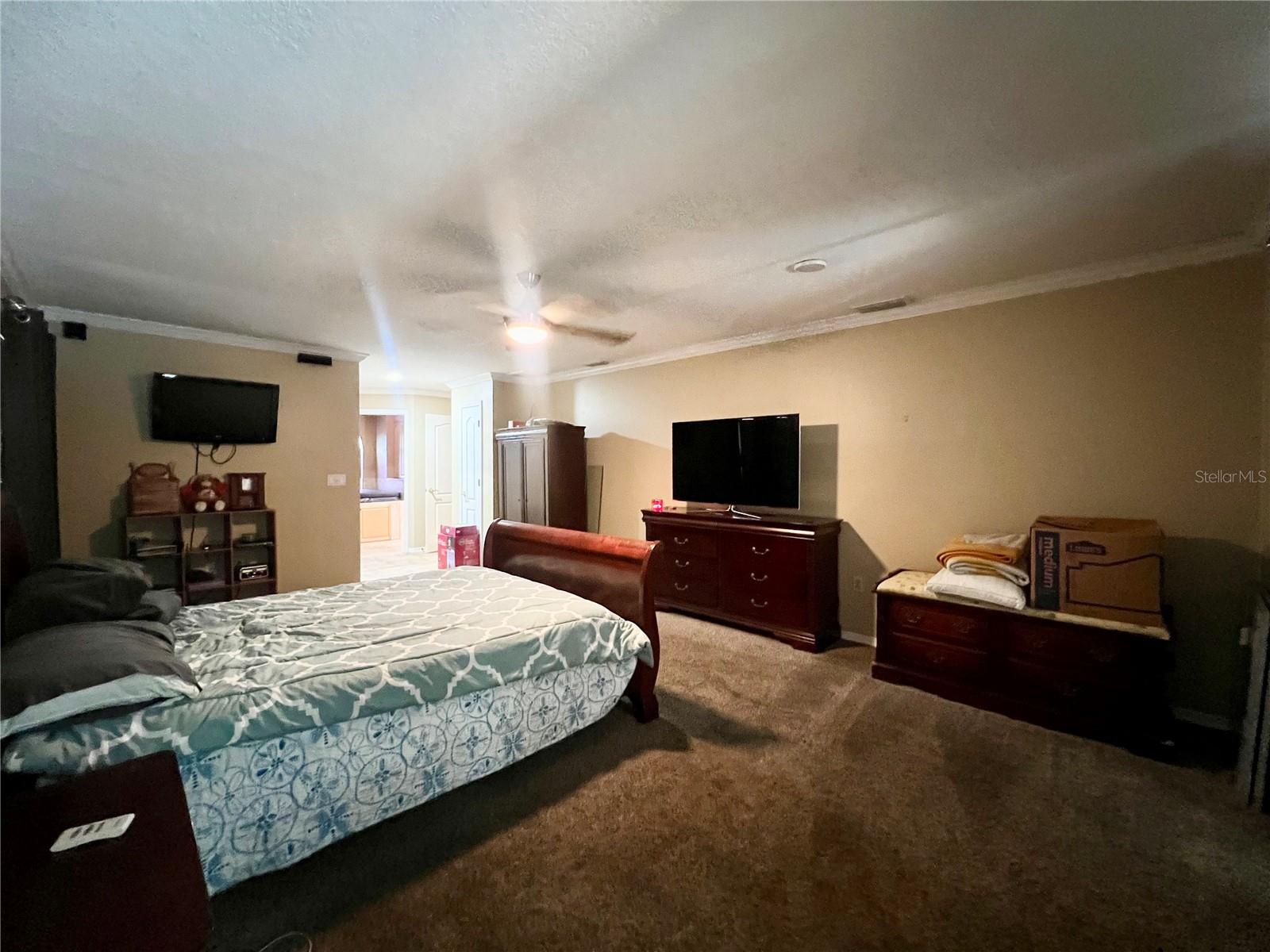 RIVER CROSSING - Residential