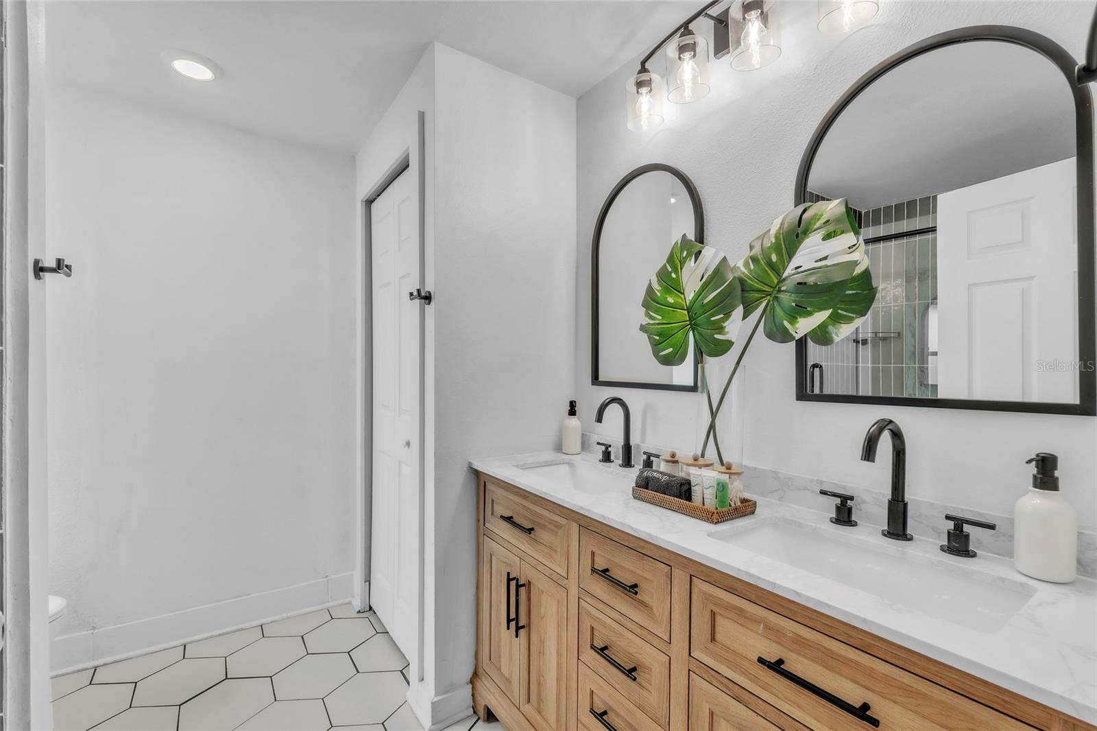 CORDOVA LAKES PH II - Residential