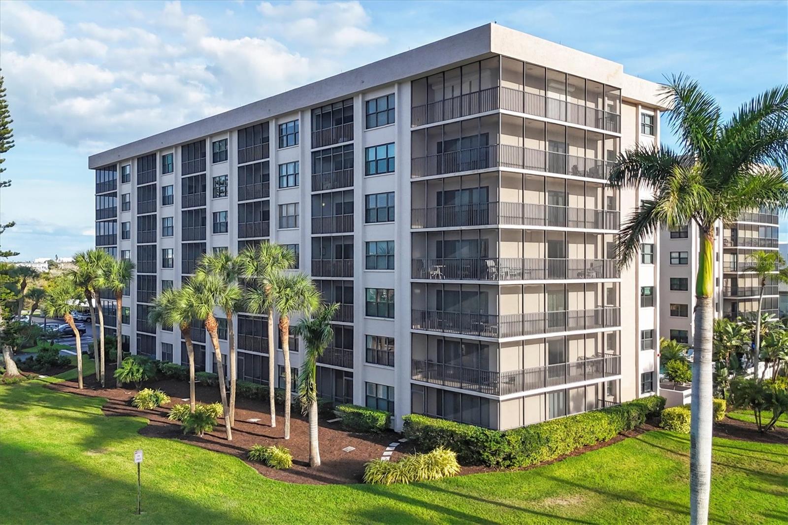 LIDO TOWERS - Residential