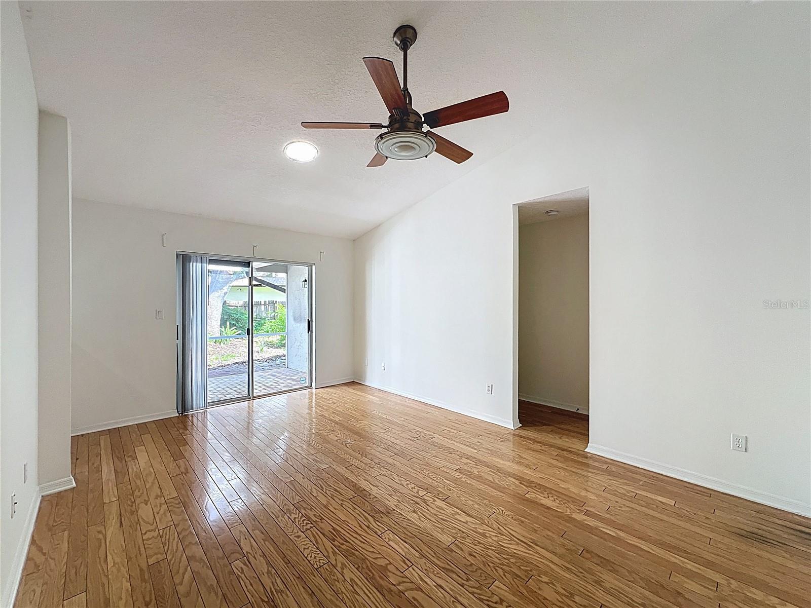 BAY LAKES AT GRANADA SEC 02 - Residential Lease