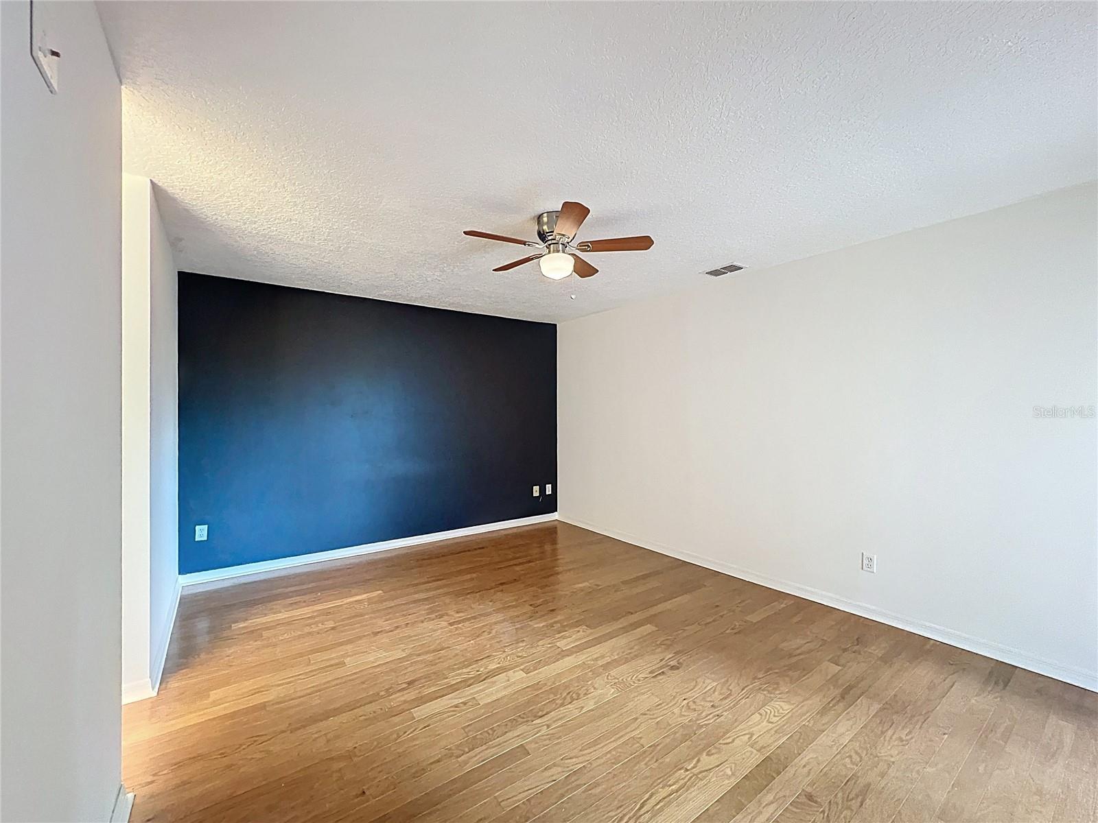 BAY LAKES AT GRANADA SEC 02 - Residential Lease