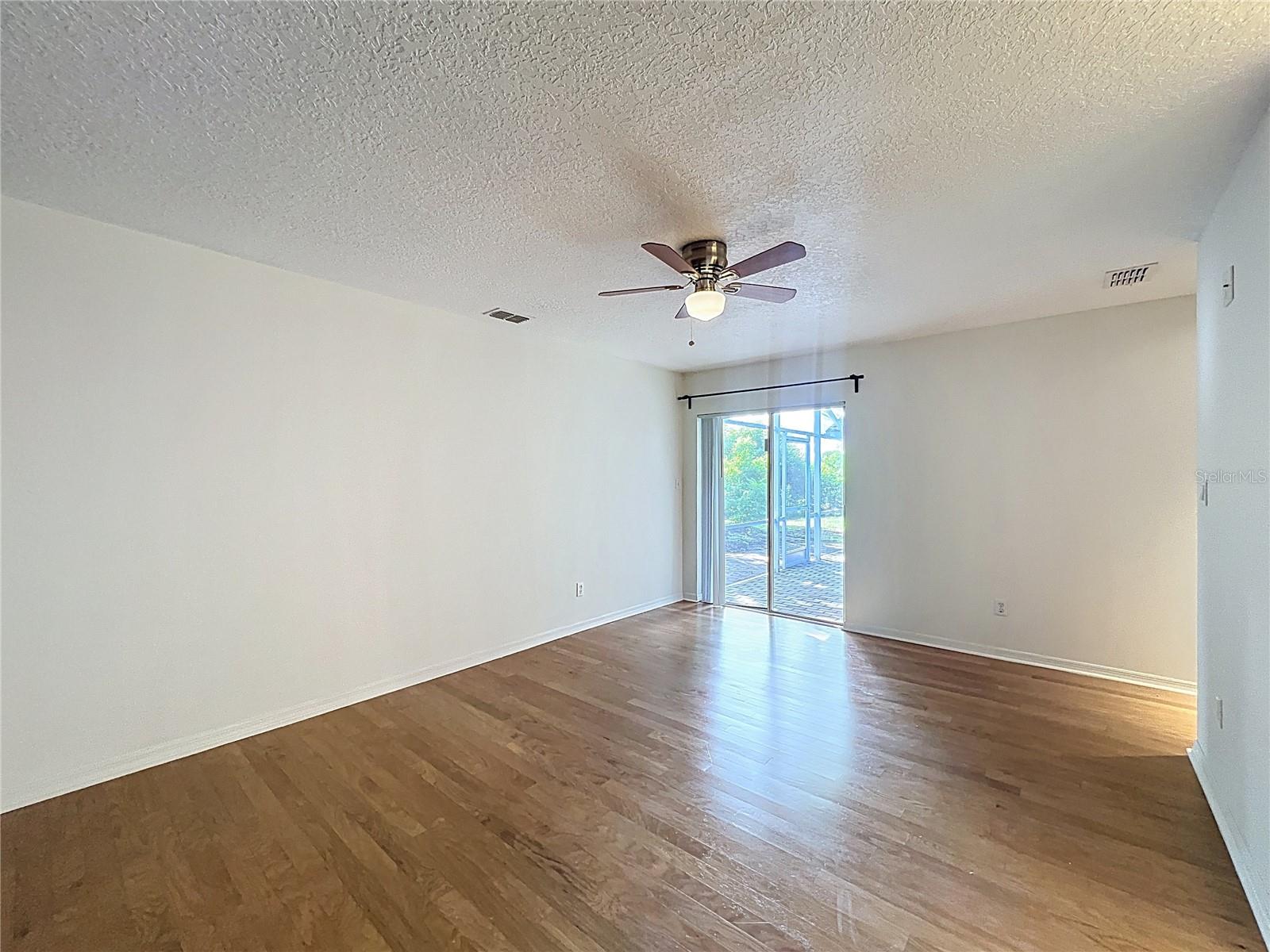 BAY LAKES AT GRANADA SEC 02 - Residential Lease