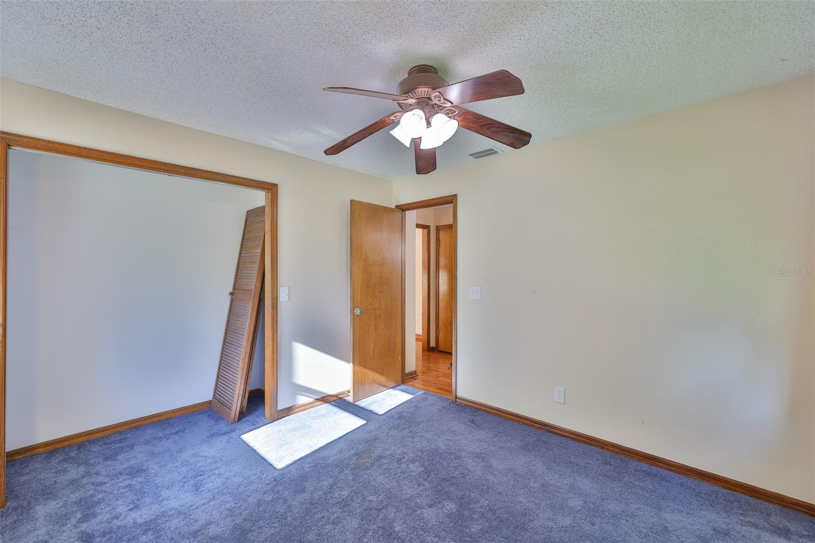 CASH ACRES UNIT NO 1 LOT 10 BLOCK 1 - Residential