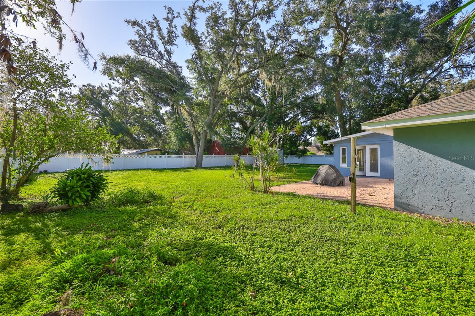 CASH ACRES UNIT NO 1 LOT 10 BLOCK 1 - Residential