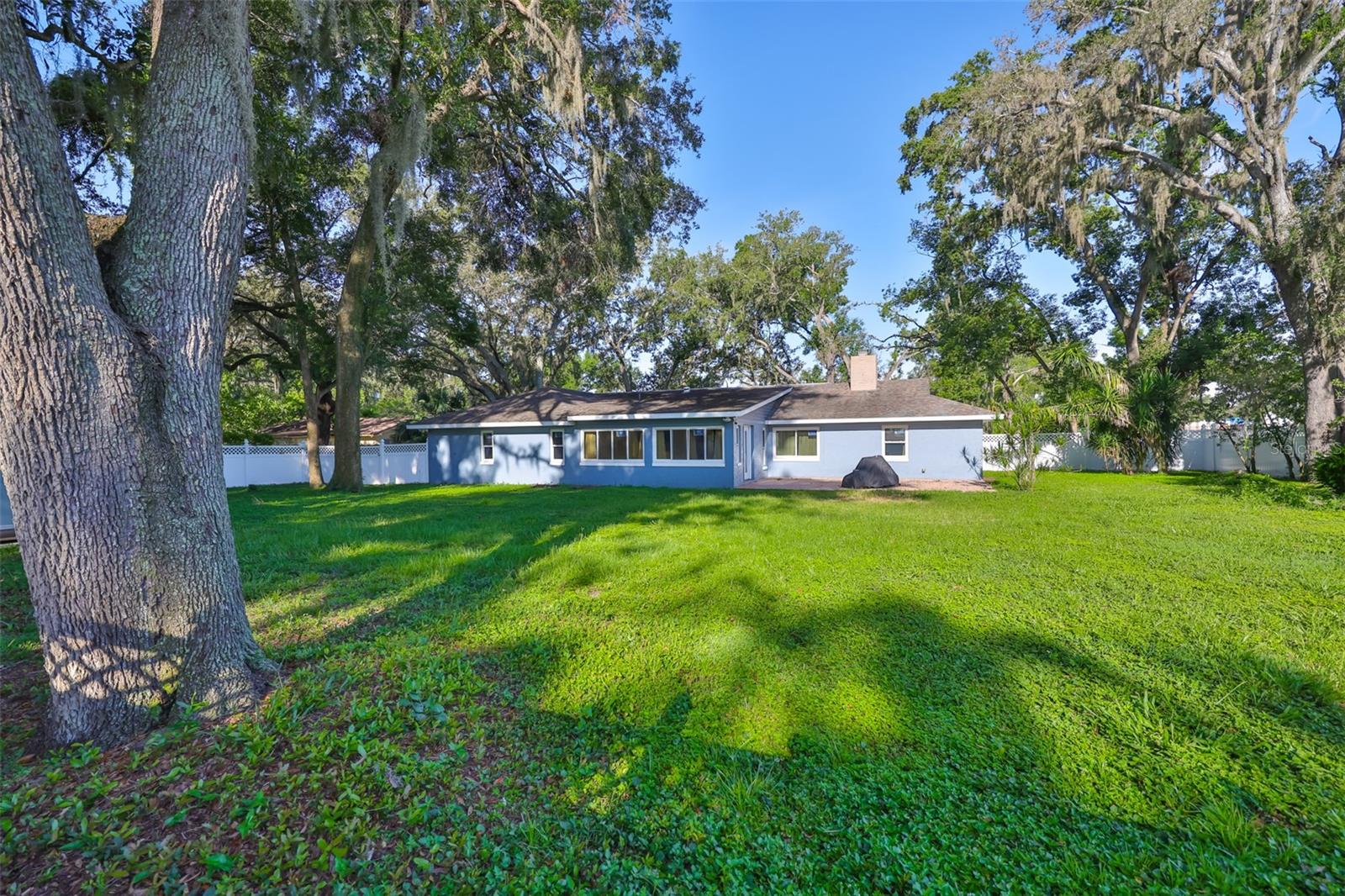 CASH ACRES UNIT NO 1 LOT 10 BLOCK 1 - Residential