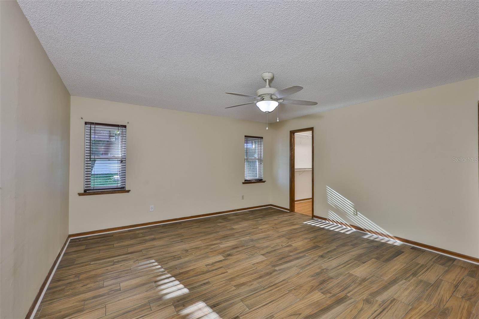 CASH ACRES UNIT NO 1 LOT 10 BLOCK 1 - Residential