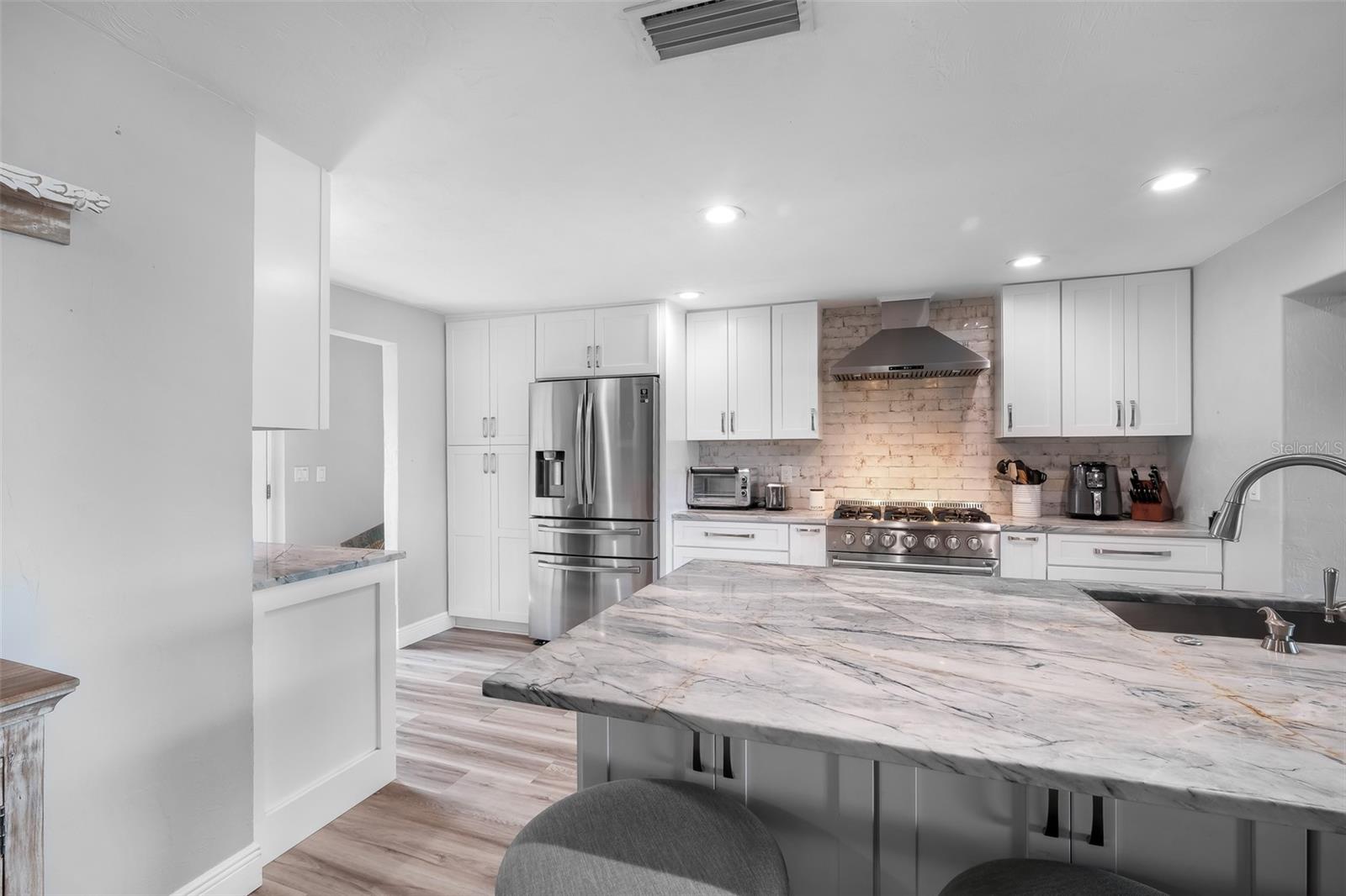 BOUCHELLES ISLAND - Residential