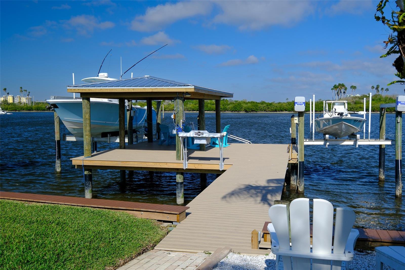 BOUCHELLES ISLAND - Residential