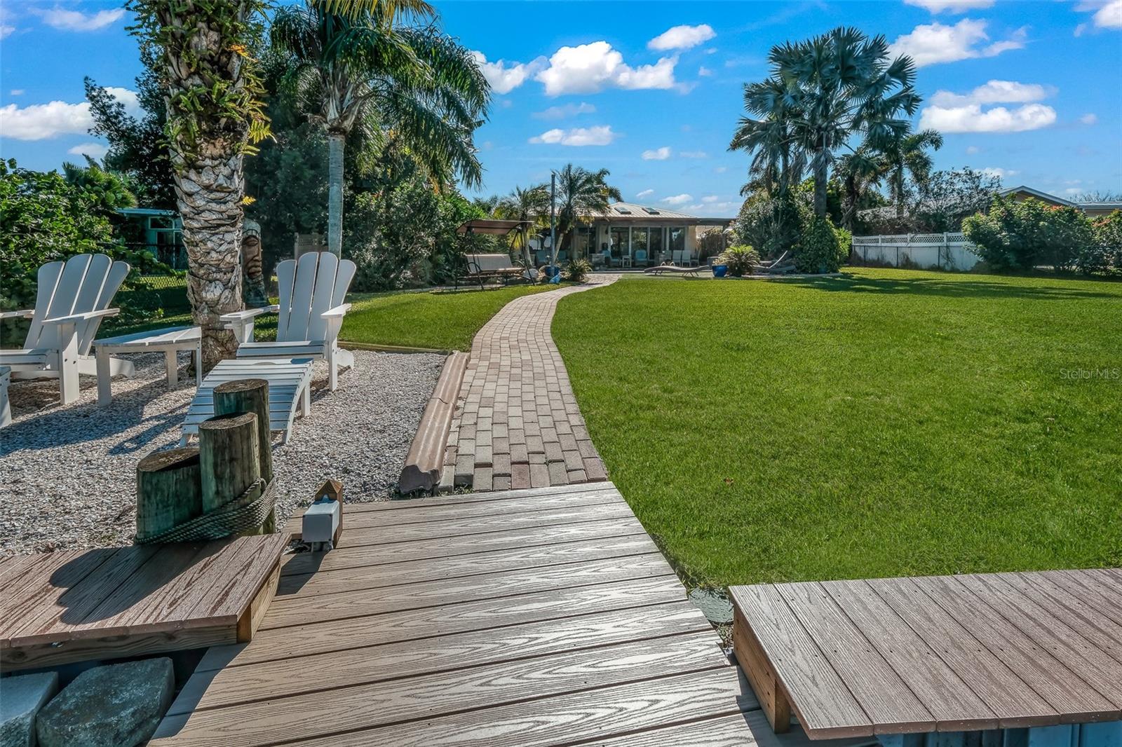 BOUCHELLES ISLAND - Residential