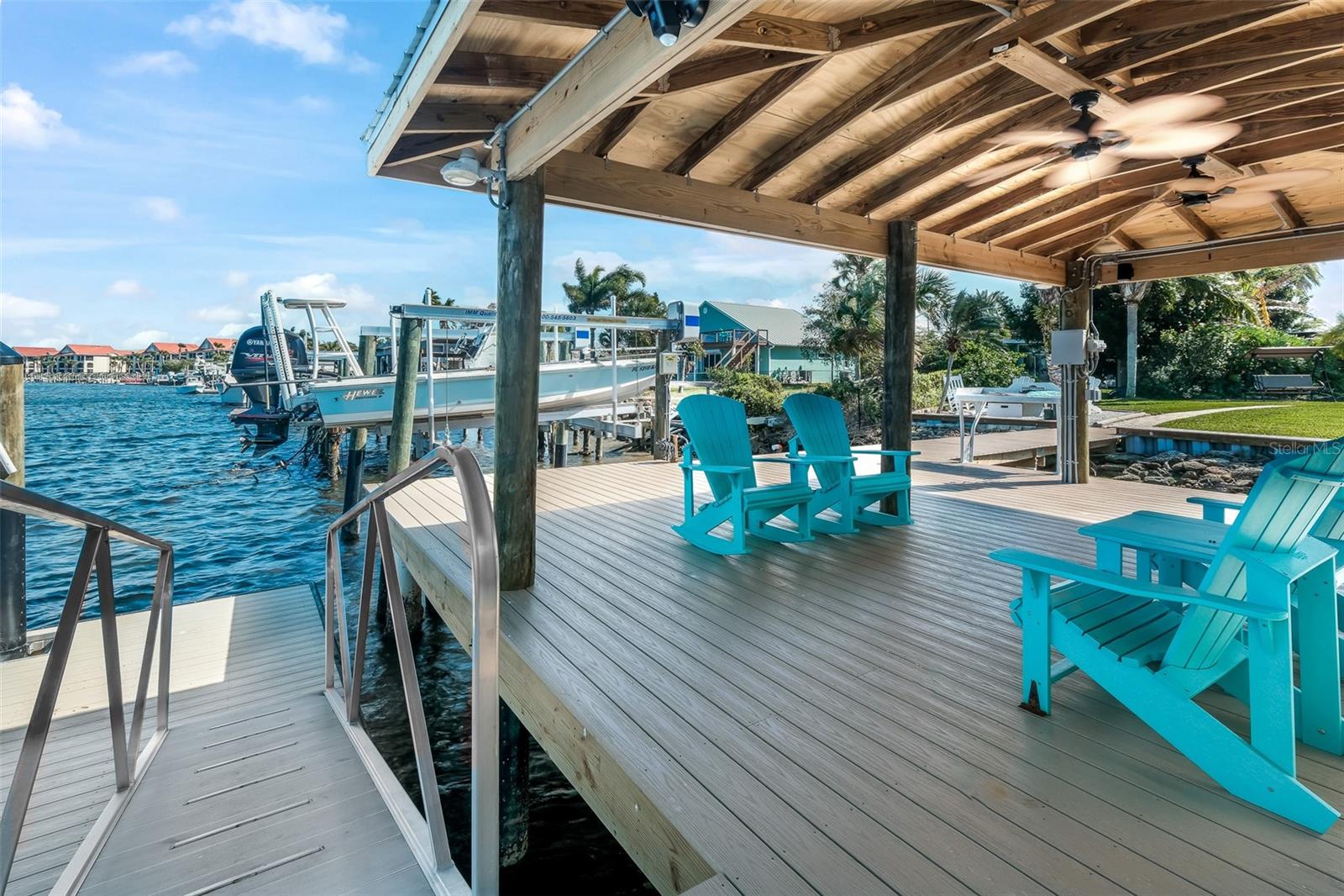 BOUCHELLES ISLAND - Residential