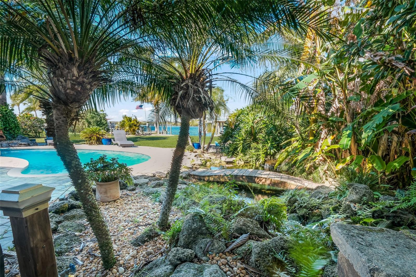 BOUCHELLES ISLAND - Residential