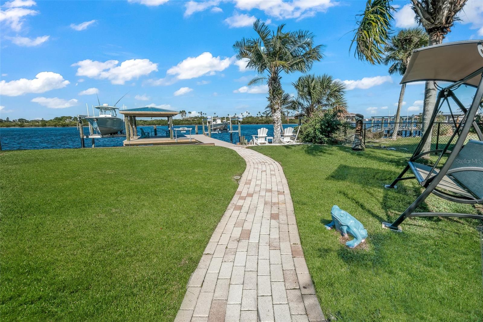 BOUCHELLES ISLAND - Residential