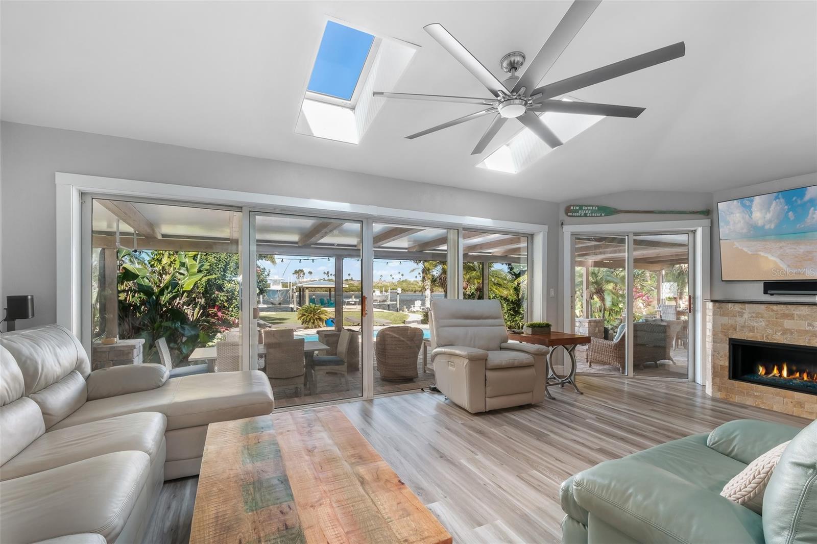 BOUCHELLES ISLAND - Residential